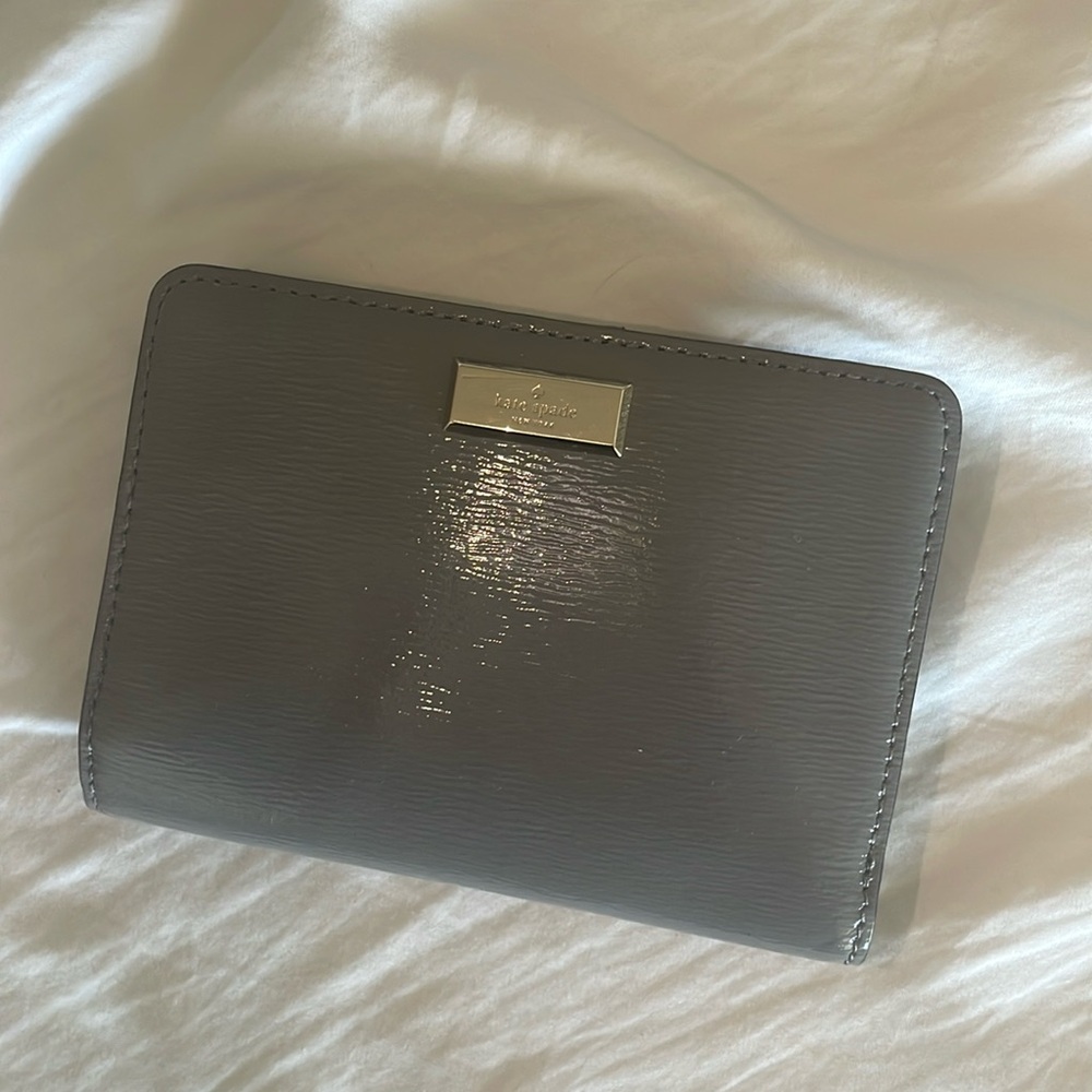 KATE SPADE Tellie bixby place wallet ( haregrey )